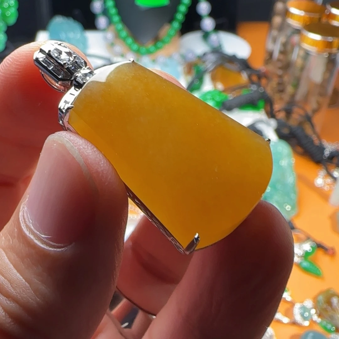 吊坠(不含链)18K金镶嵌翡翠冰黄无事牌