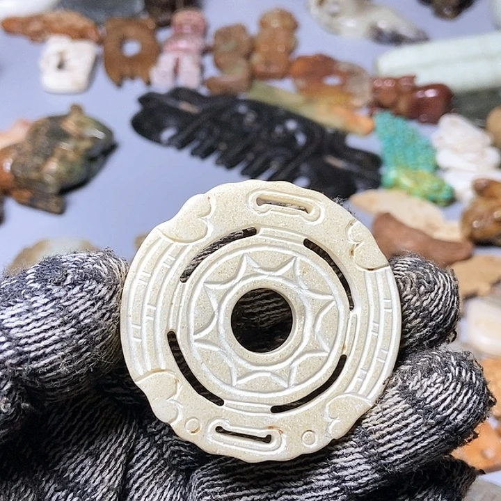 和田玉未镶嵌颈饰155