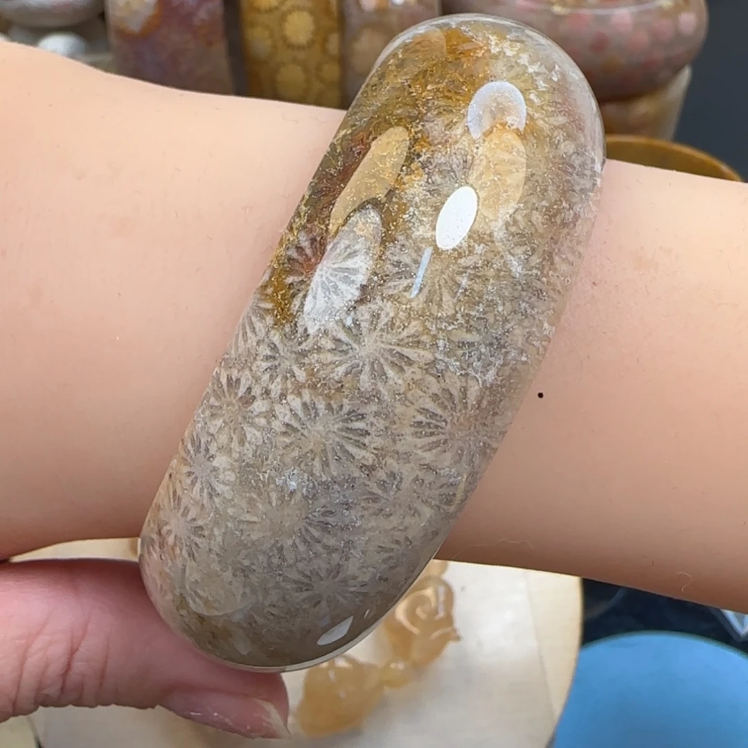 硅化珊瑚（珊瑚玉）未镶嵌手镯56-57圈