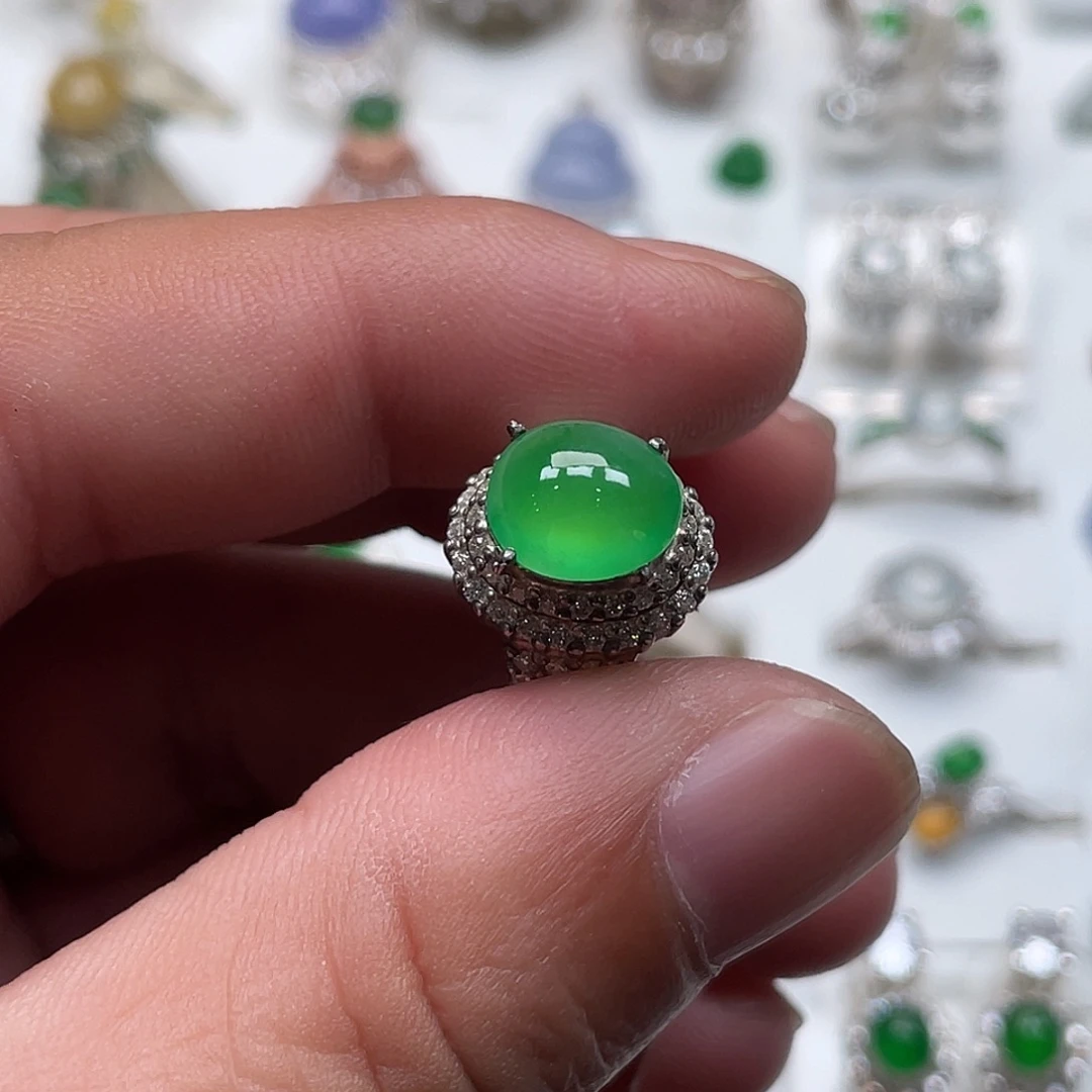 猫***猫翡翠裸石木纳绿甜蛋