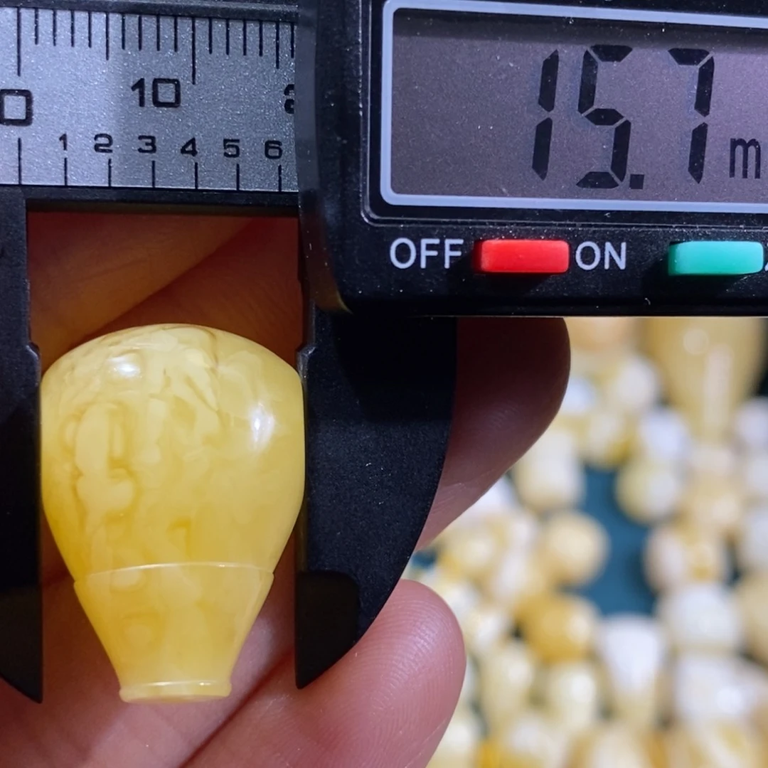 蜜蜡裸石未镶嵌微瑕