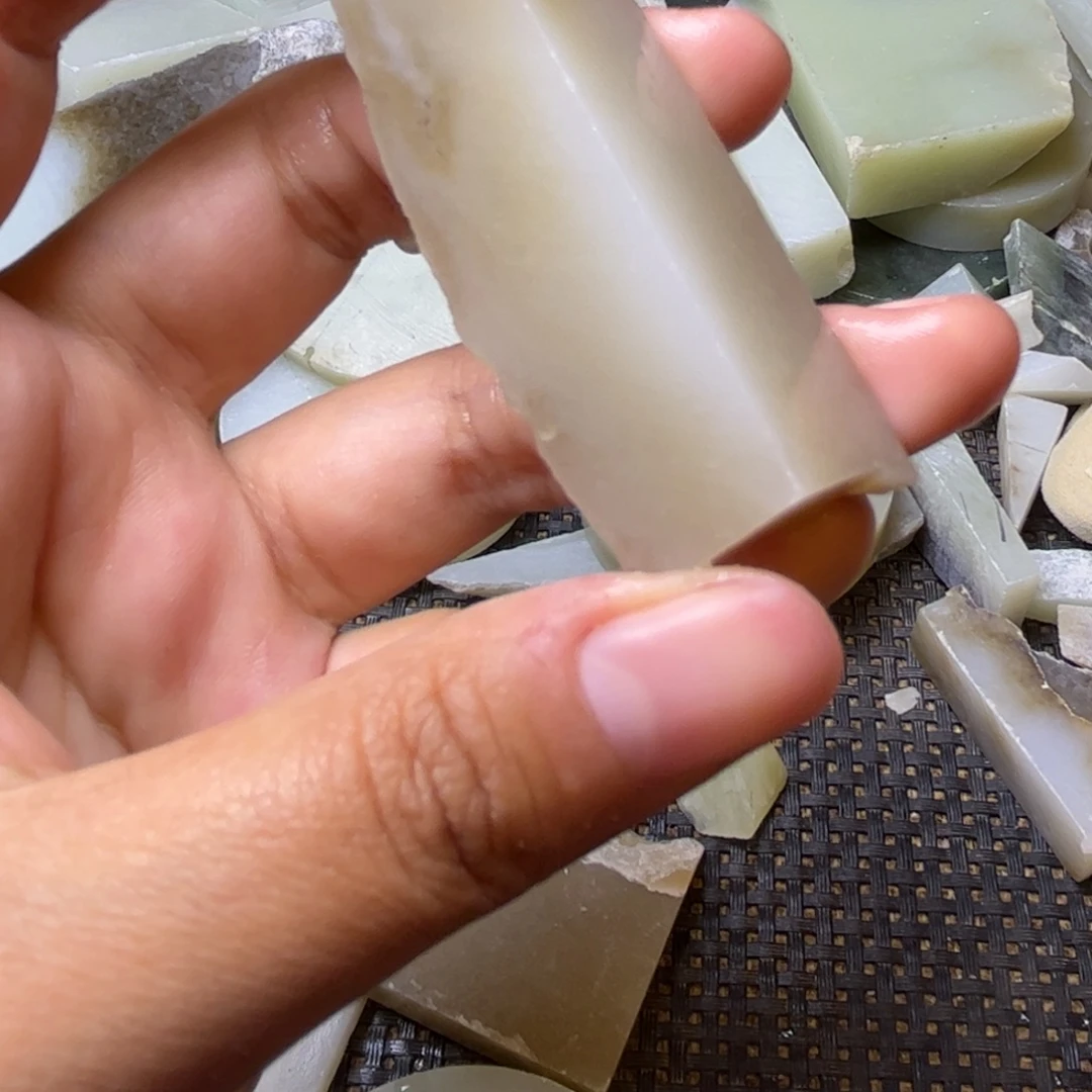 和田玉未镶嵌项链