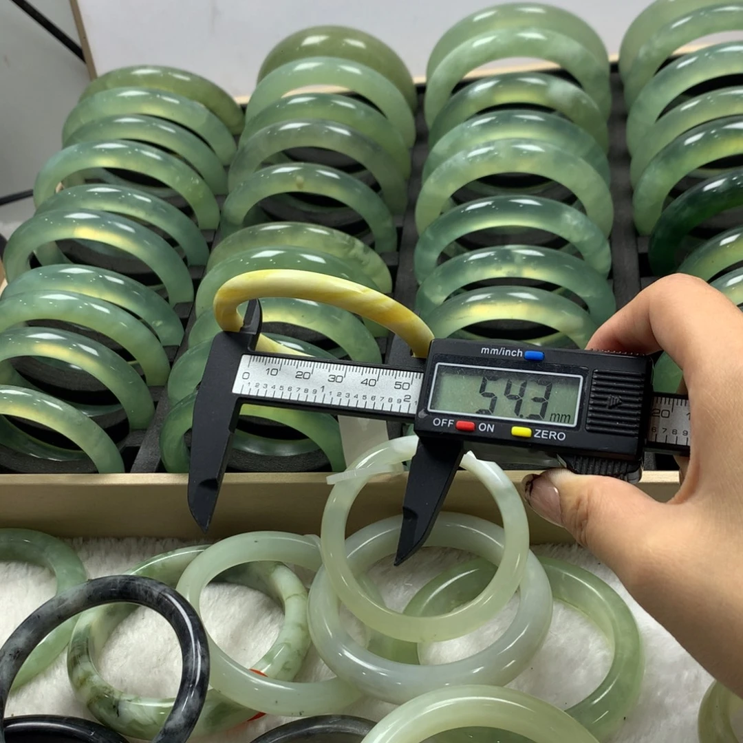 蛇纹石玉未镶嵌手镯139
