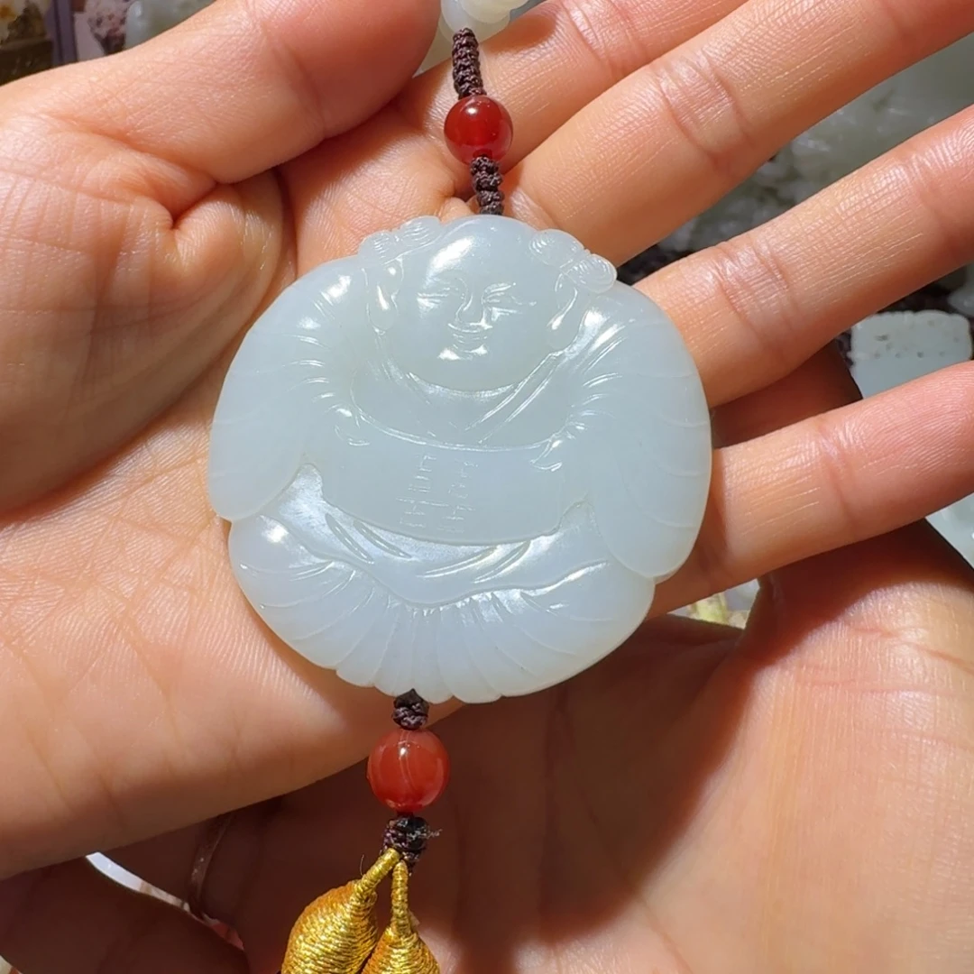 和田玉未镶嵌把件