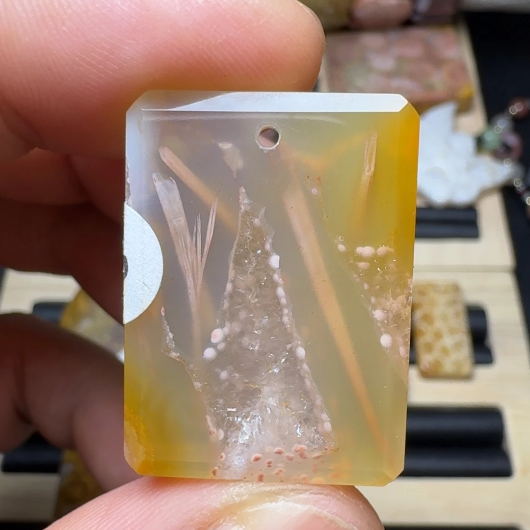 未镶嵌纯天然色有机玉石保真色硅化玉