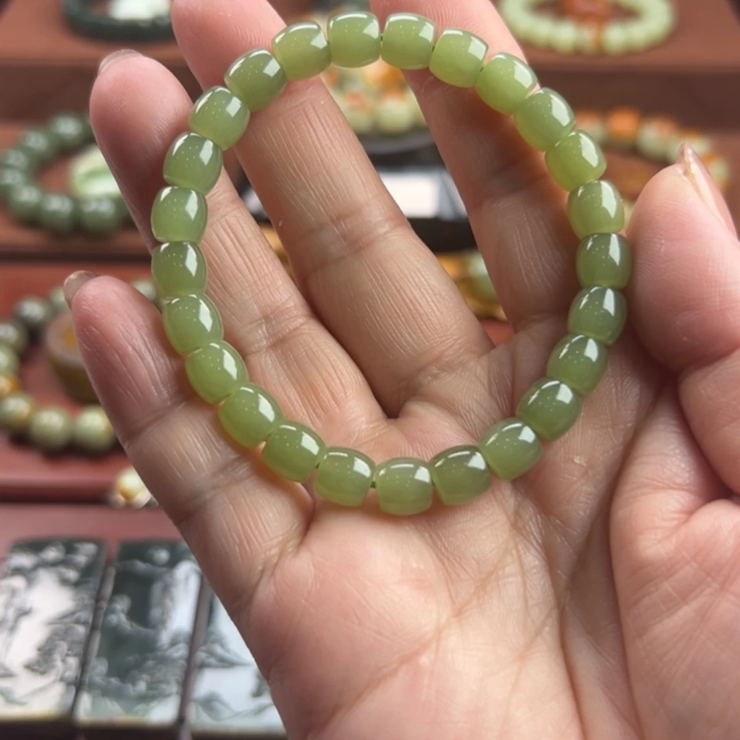 岫岩老玉（透闪石质玉）手链未镶嵌神*人