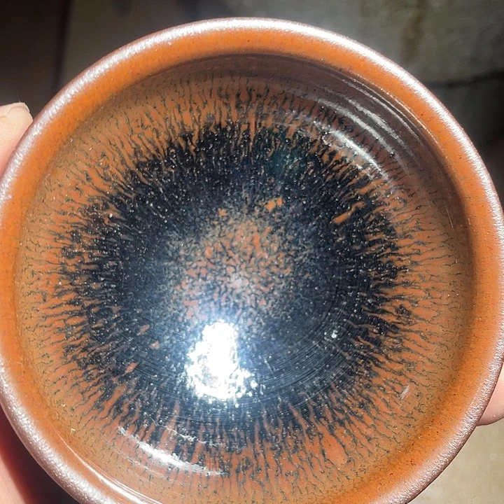 陶瓷马克杯一个人一杯红酒和牛奶