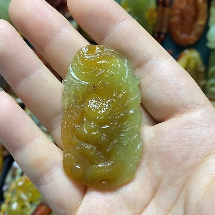 未镶嵌岫玉吊坠(赠链)