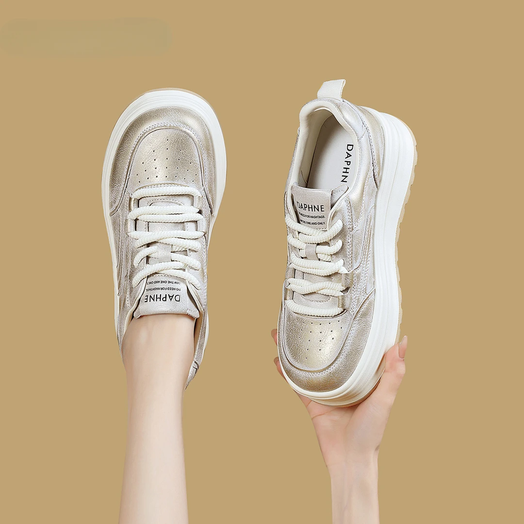 春季新款小白鞋女网红潮流百搭休闲厚底学生