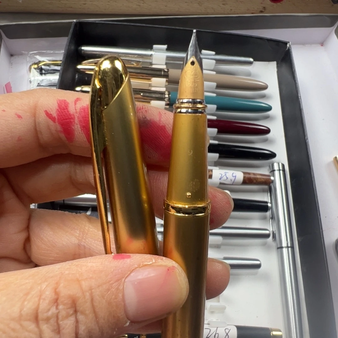 便携式贵冠300包尖有库存痕迹