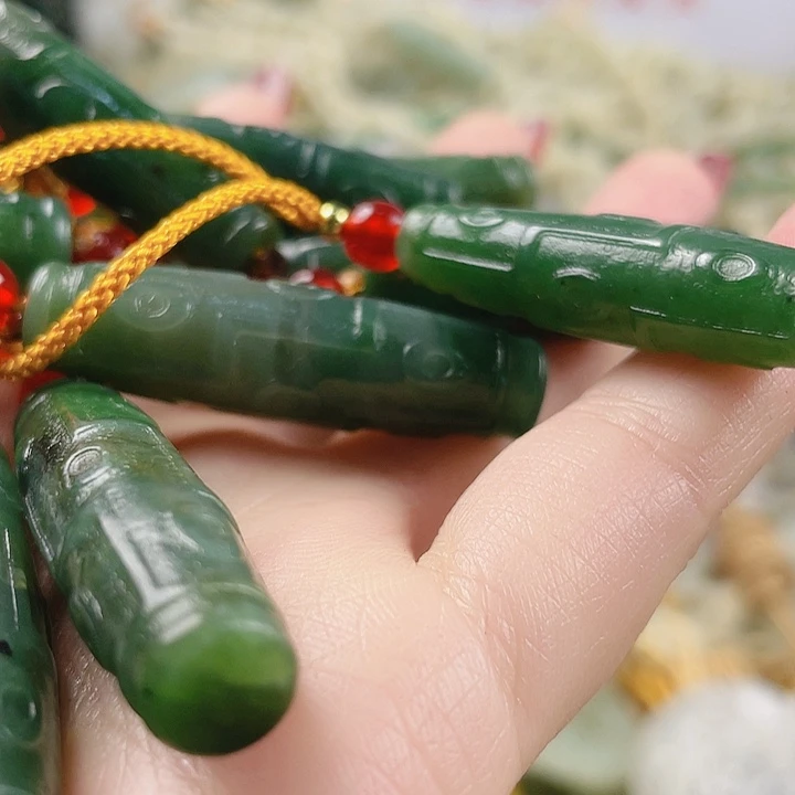 未镶嵌和田玉挂件