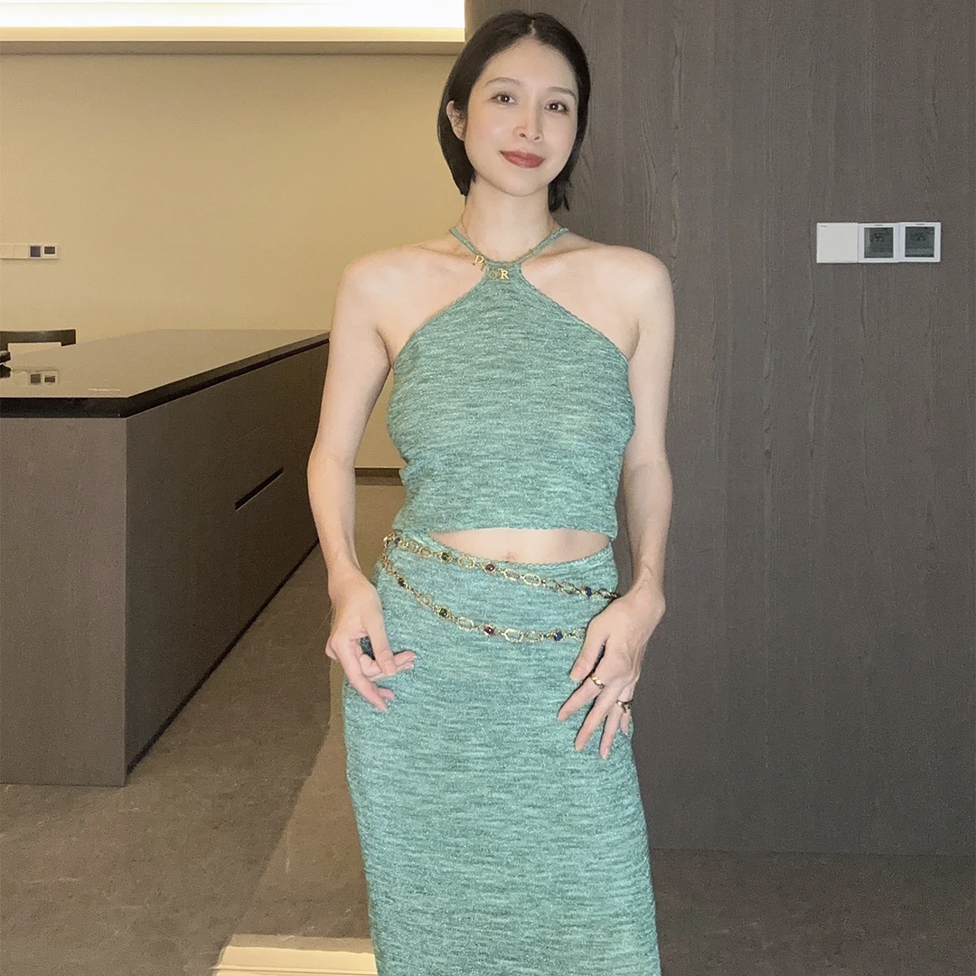 Daily romance25夏渐变夹花闪耀绿幻彩紫月牙半裙/挂脖上衣套装