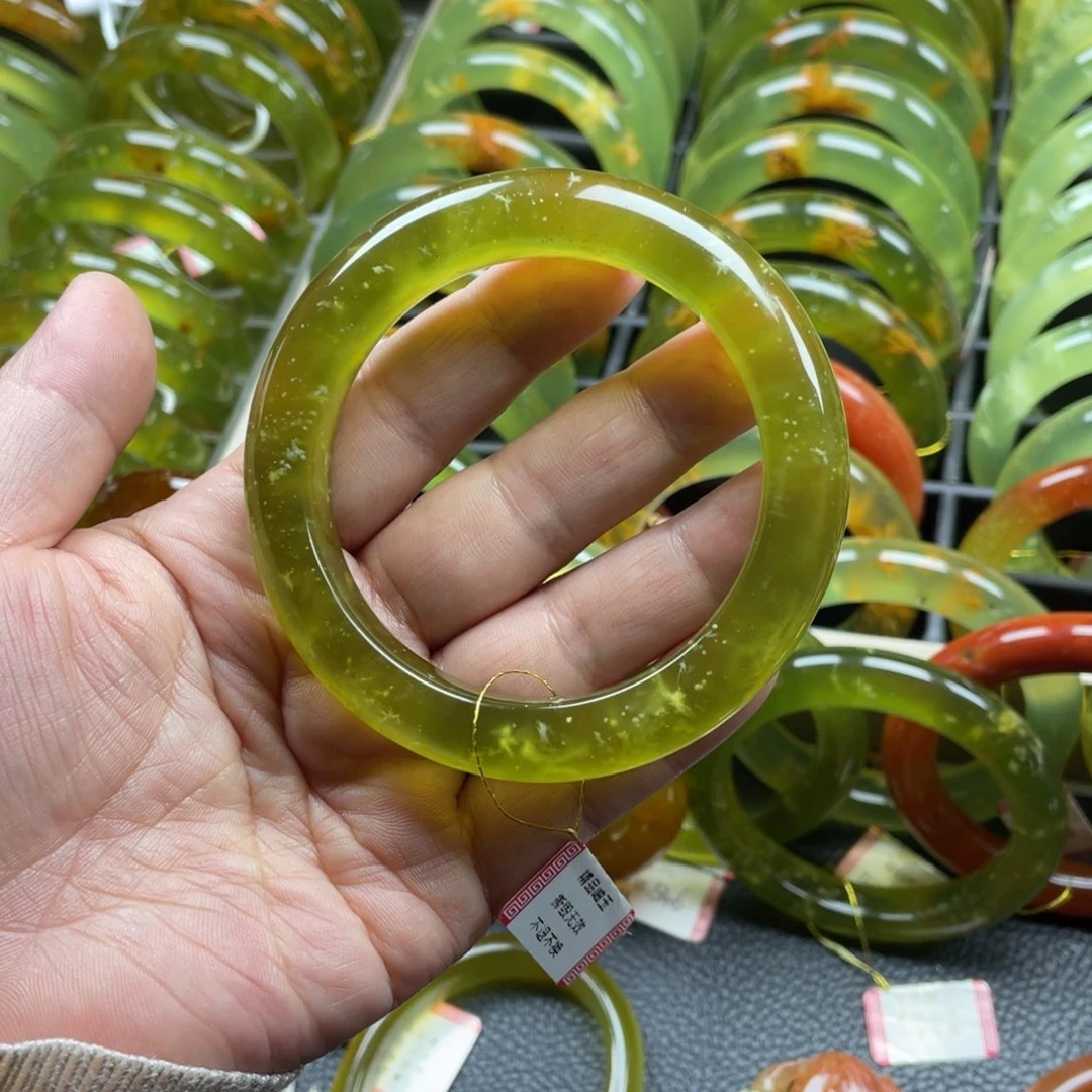 未镶嵌蛇纹石玉手镯有瑕