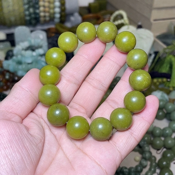 翰****蛇纹石玉未镶嵌手链