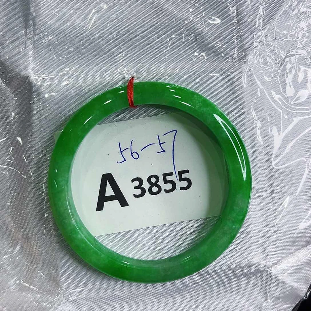 手饰翡翠未镶嵌微瑕