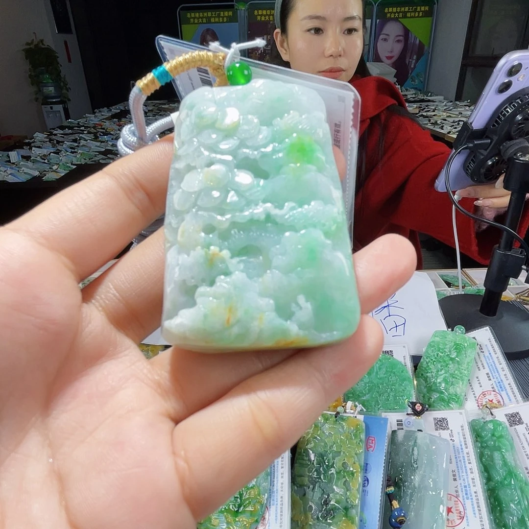 颈饰未镶嵌翡翠一