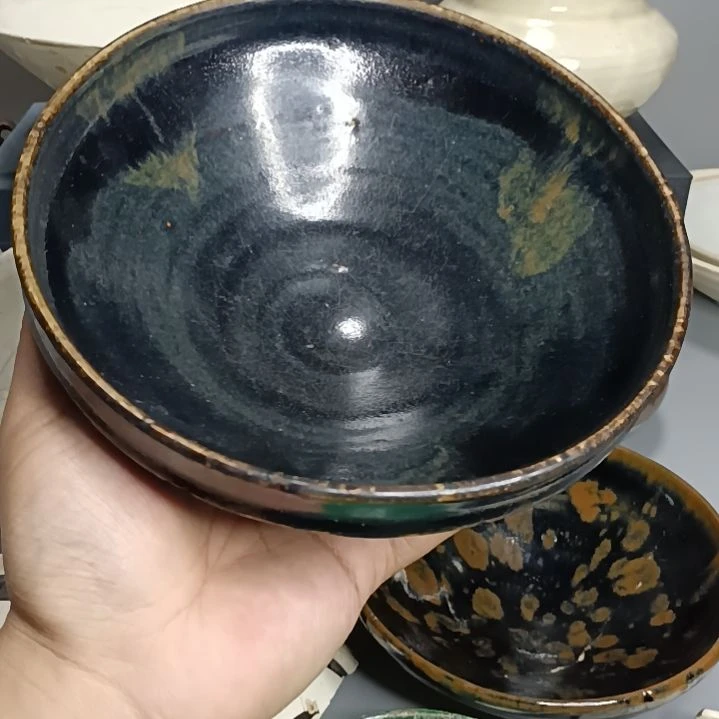 黑釉直口大碗一个