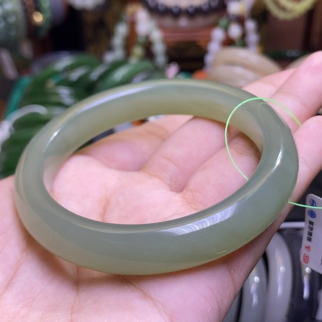 和田玉未镶嵌颈饰冰晴水湖水绿孤品57.5手镯