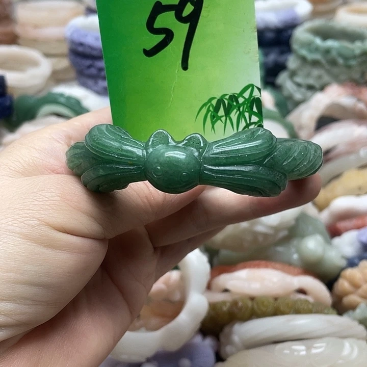 未镶嵌手镯石英岩玉