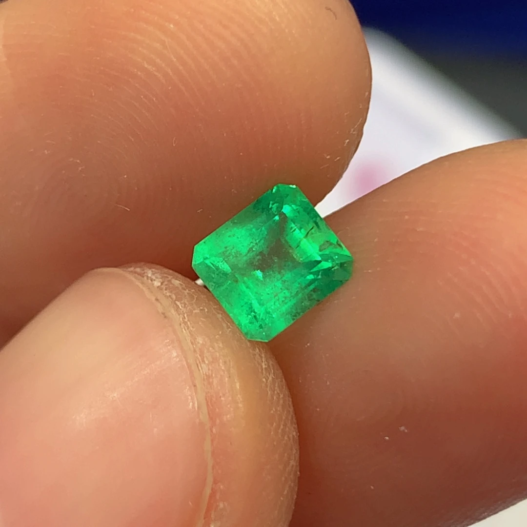 祖母绿裸石0.635ct哥伦比亚