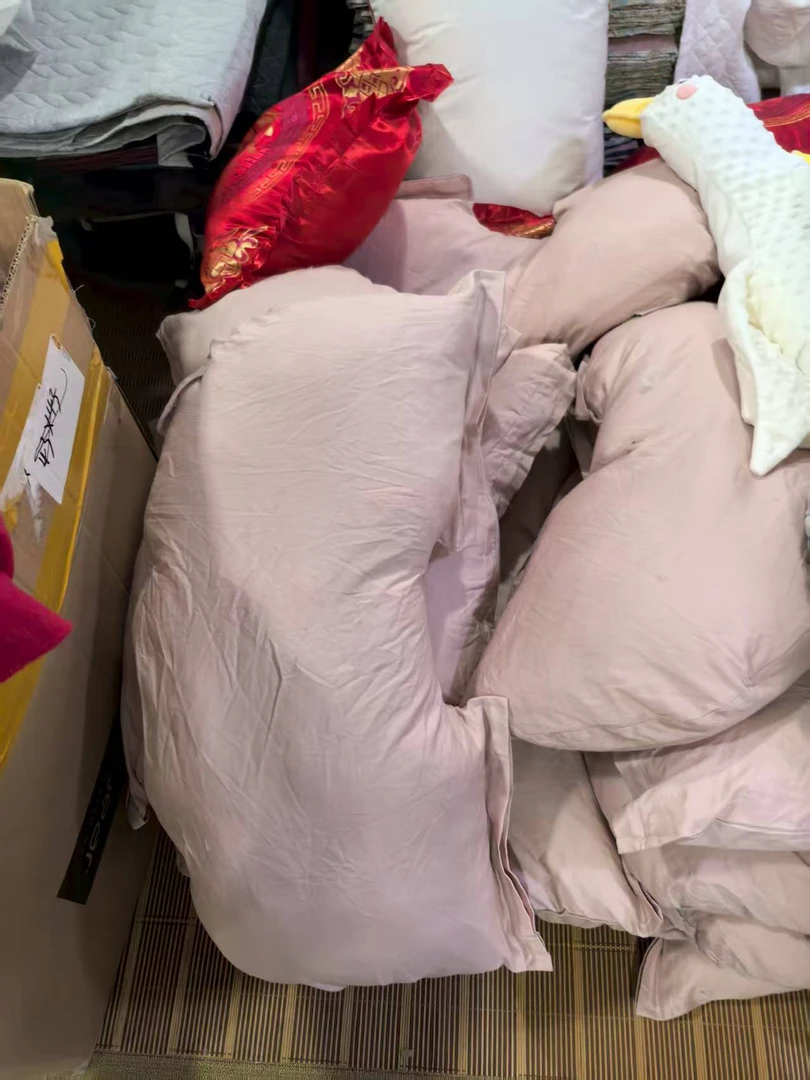 《厚广家》3楼35×65表面全棉粉色异形枕 发1个