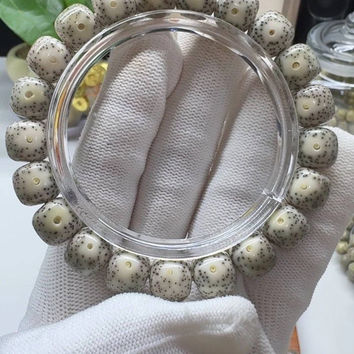 星月菩提手串古瓷白大眼睛1