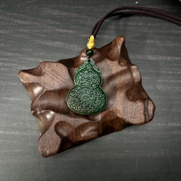 ［福禄］天然和田碧玉福禄葫芦精美吊坠多样性发其一00234