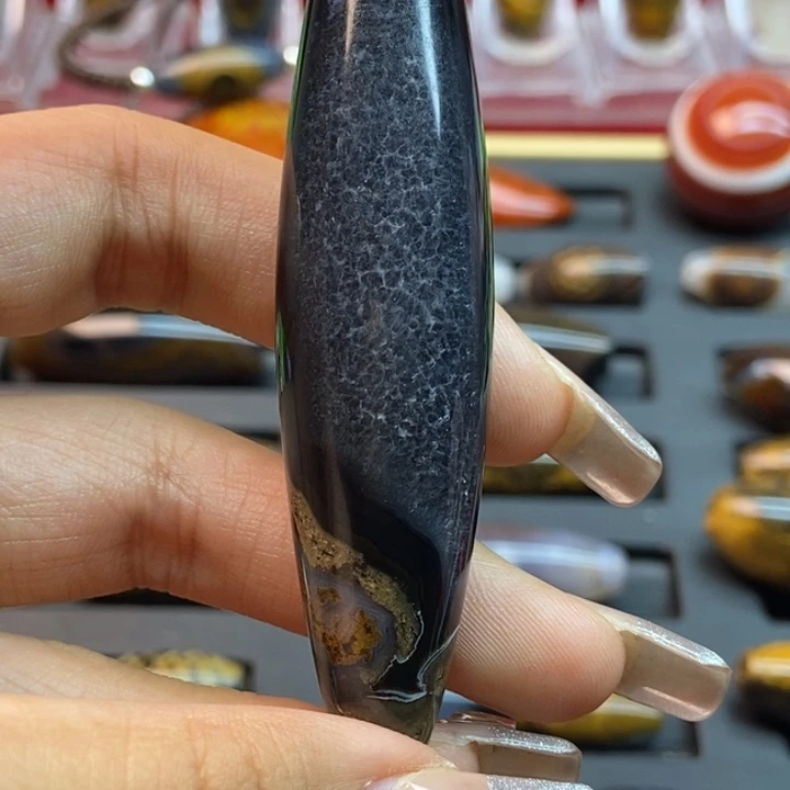 玛瑙/玉髓颈饰未镶嵌朱*
