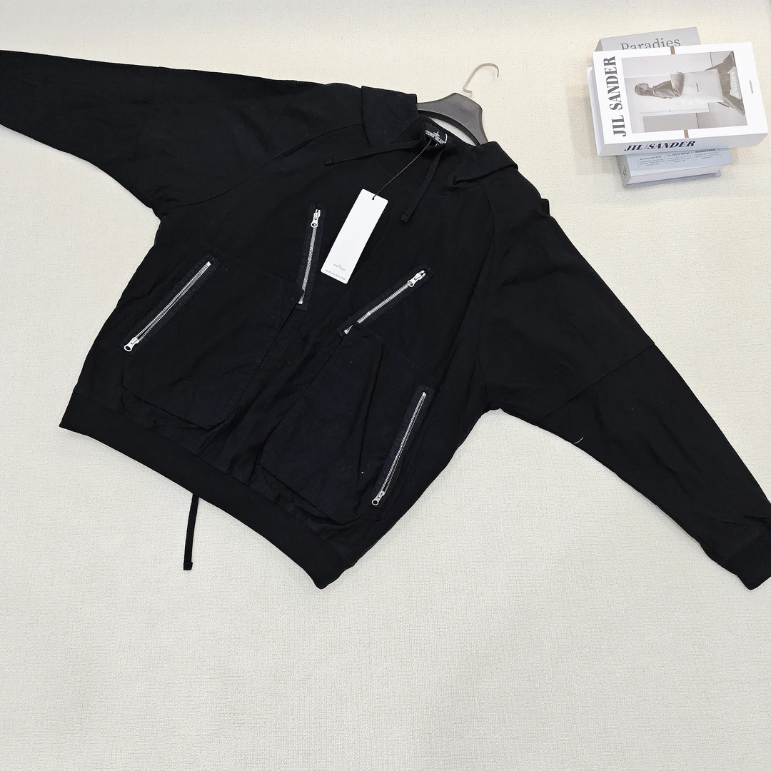 未使用 STONE ISLAND 黑色连帽外套尺码L/F1600479