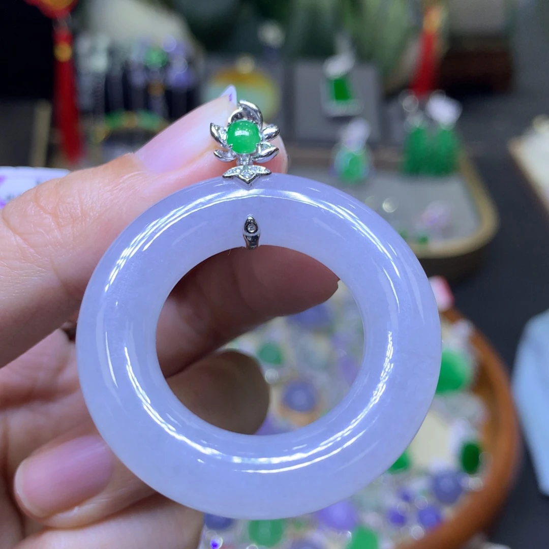 翡翠18K金镶嵌颈饰翡翠玉石吊坠