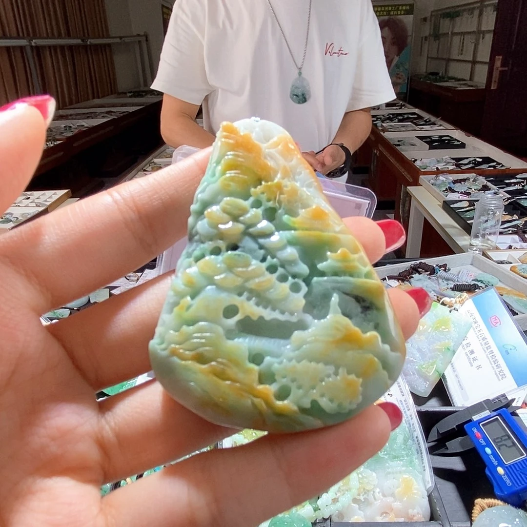 翡翠未镶嵌颈饰翡翠