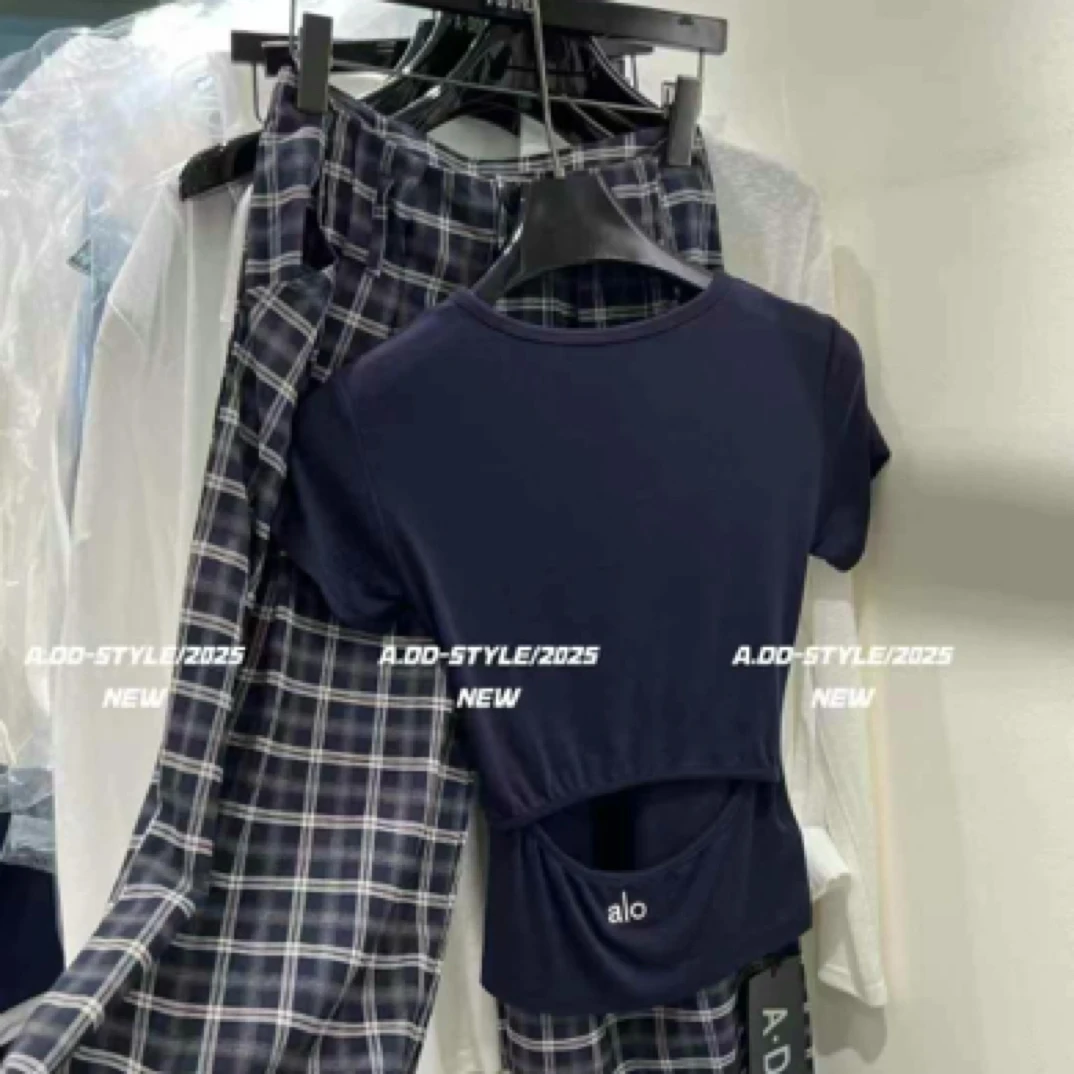 夏季露腰显瘦上衣与时尚宽松格子拖地裤套装