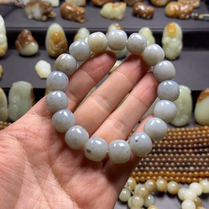 和田玉未镶嵌手串