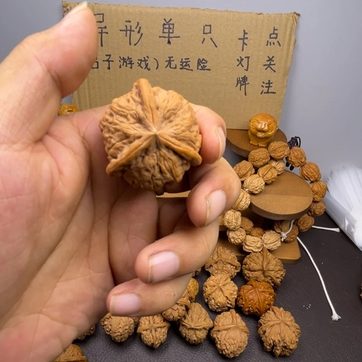 中***n桃核吊坠雨花石三棱人奔