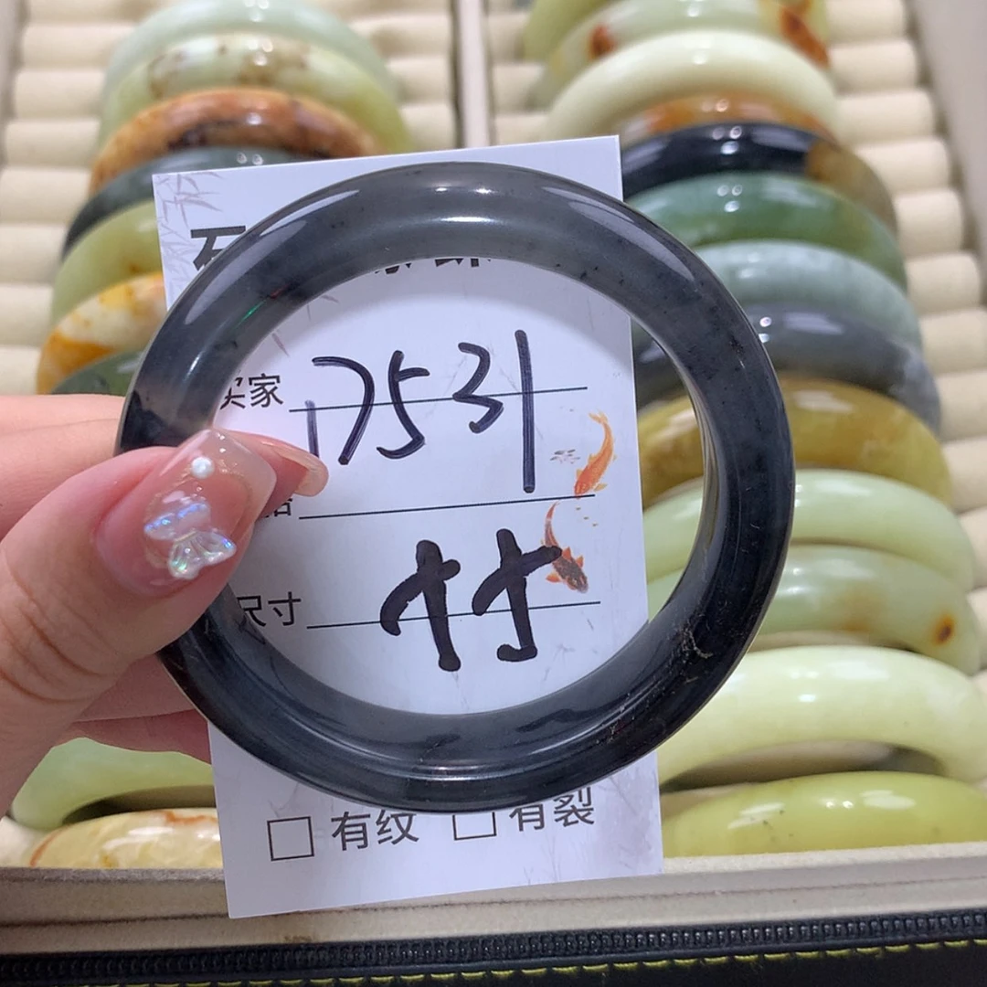 【闪购商品】未镶嵌蛇纹石玉手镯