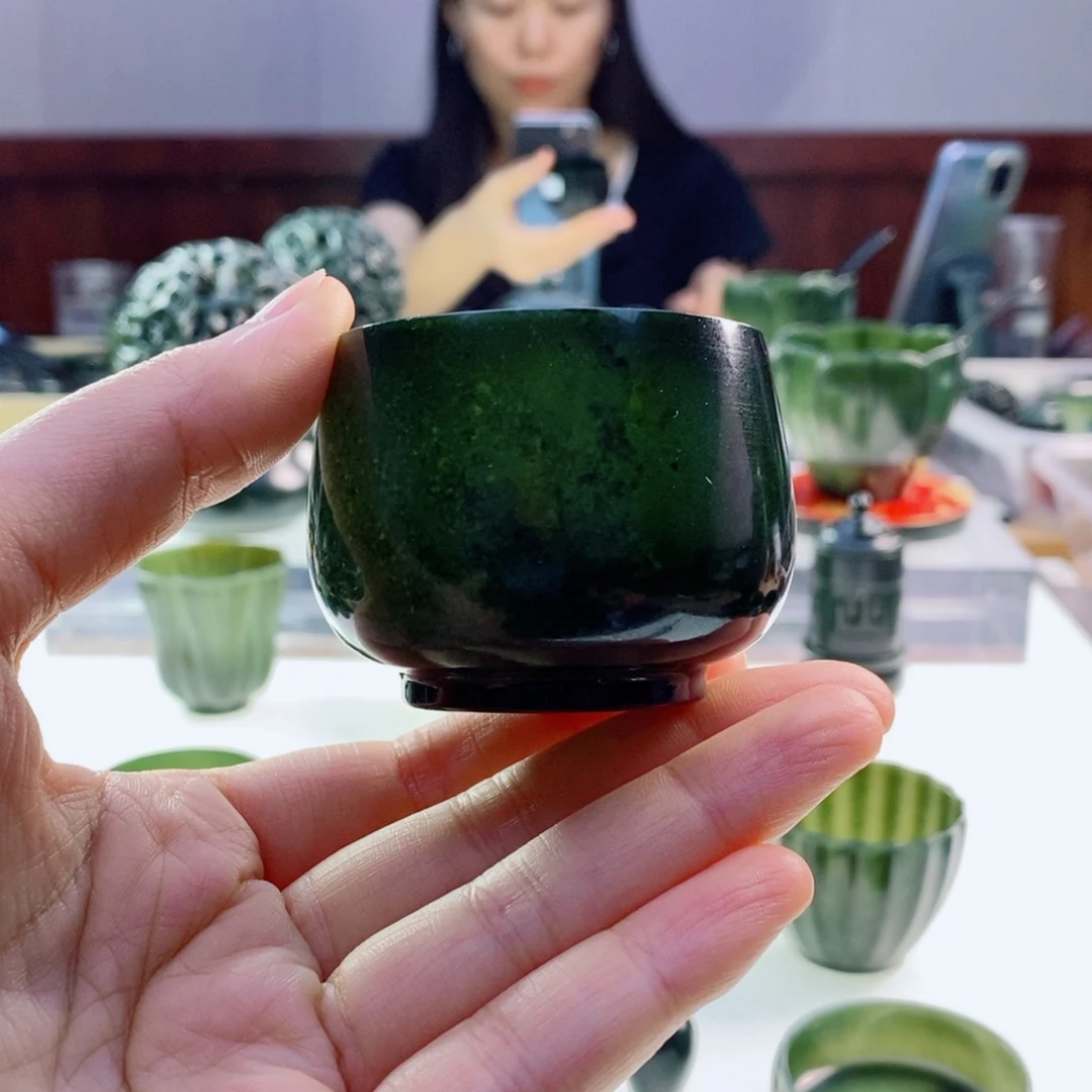 未镶嵌和田玉（青玉）摆件