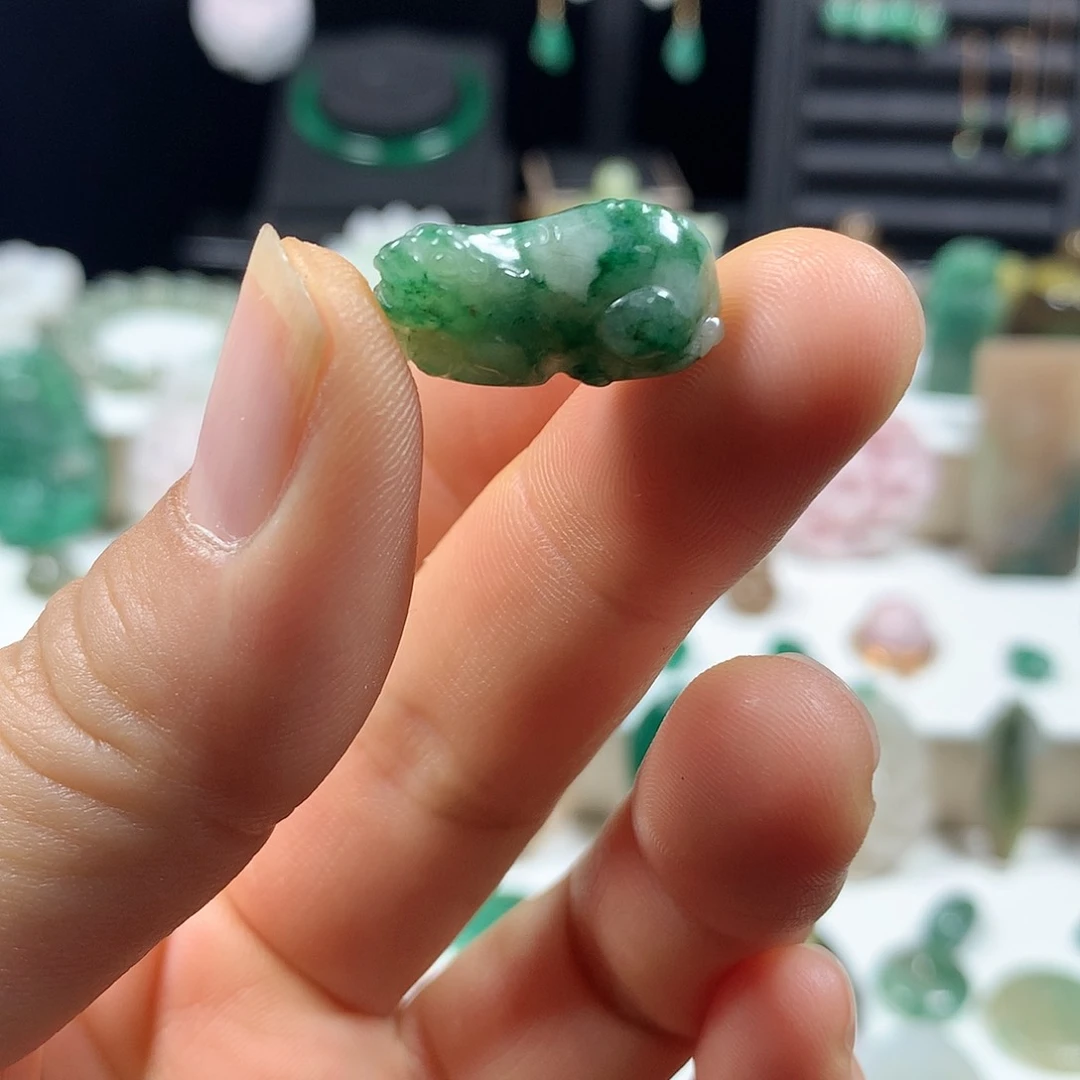 未镶嵌独山玉颈饰