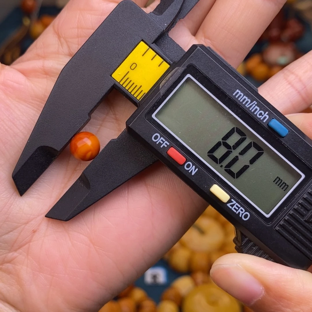 未镶嵌琥珀裸石八**財蜜蜡N