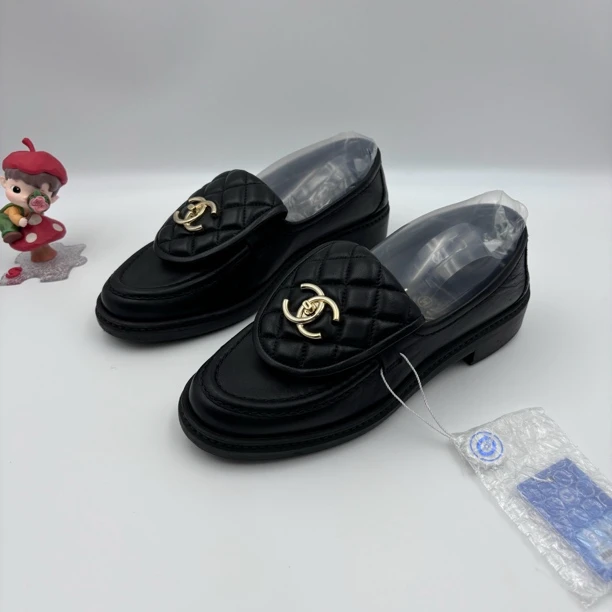 99新 Chanel/香奈儿 书包扣双C乐福鞋 36码 YLP2366