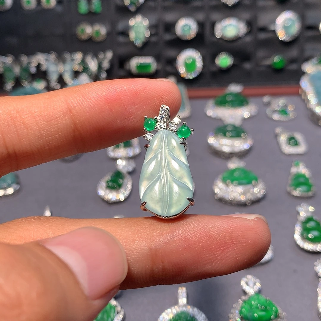 翡翠未镶嵌吊坠(不含链)