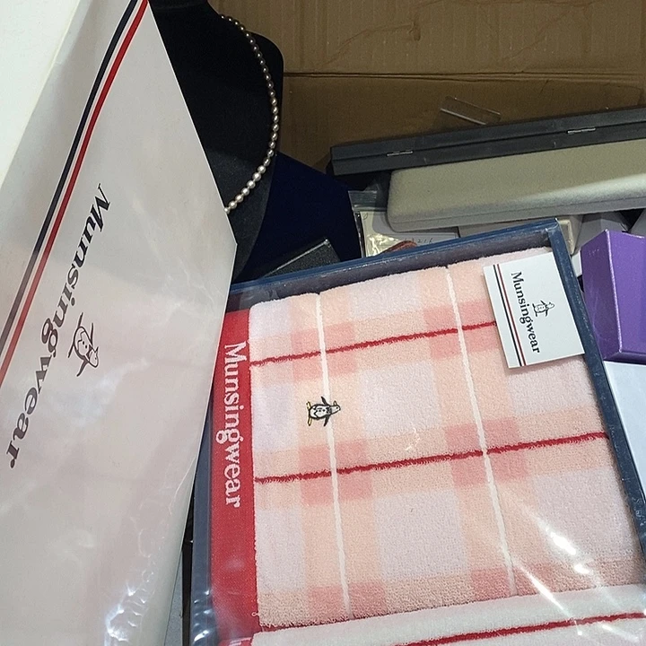 丽***雨中古香水沐浴露持久留香
