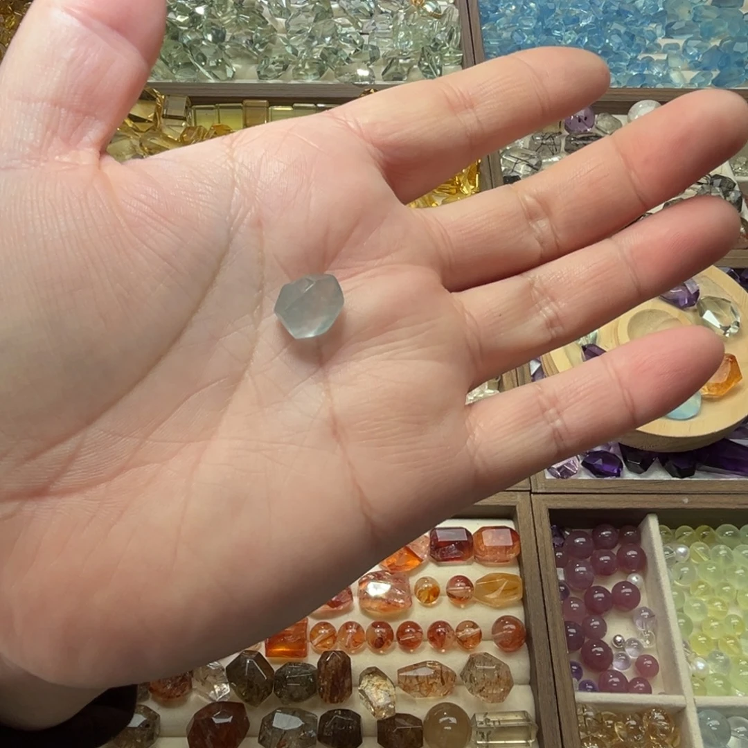 珠宝半成品未镶嵌水晶蓝兔毛