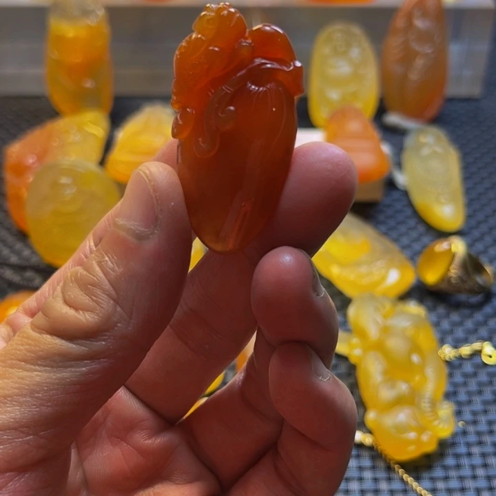 我***嘻未镶嵌旦面石英质玉