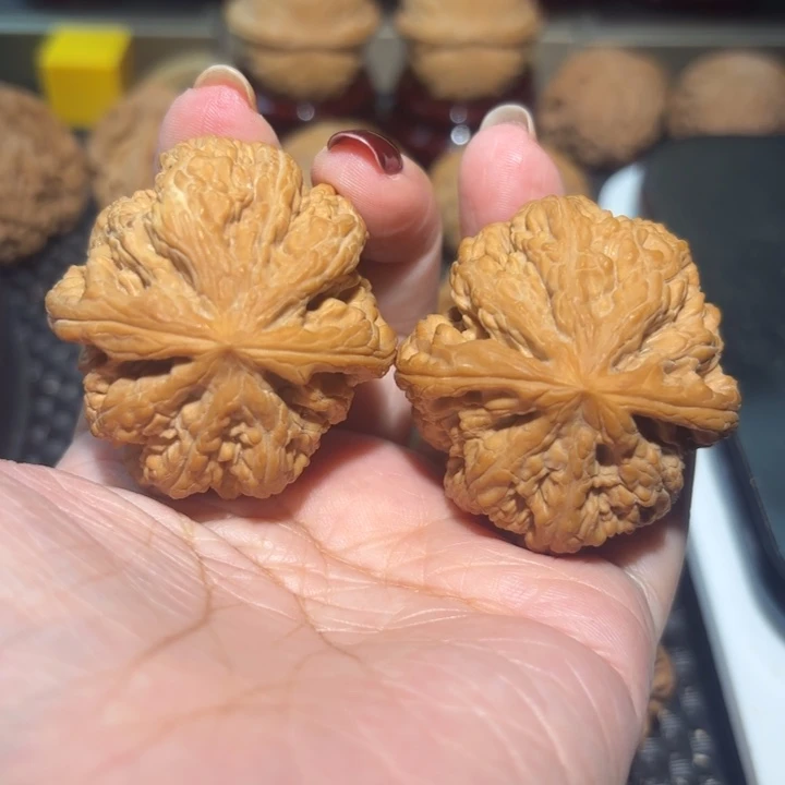 文玩核桃吊坠40大粗筋一对