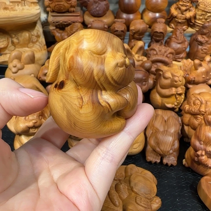 心***诚有机玻璃崖柏手把件小兔子