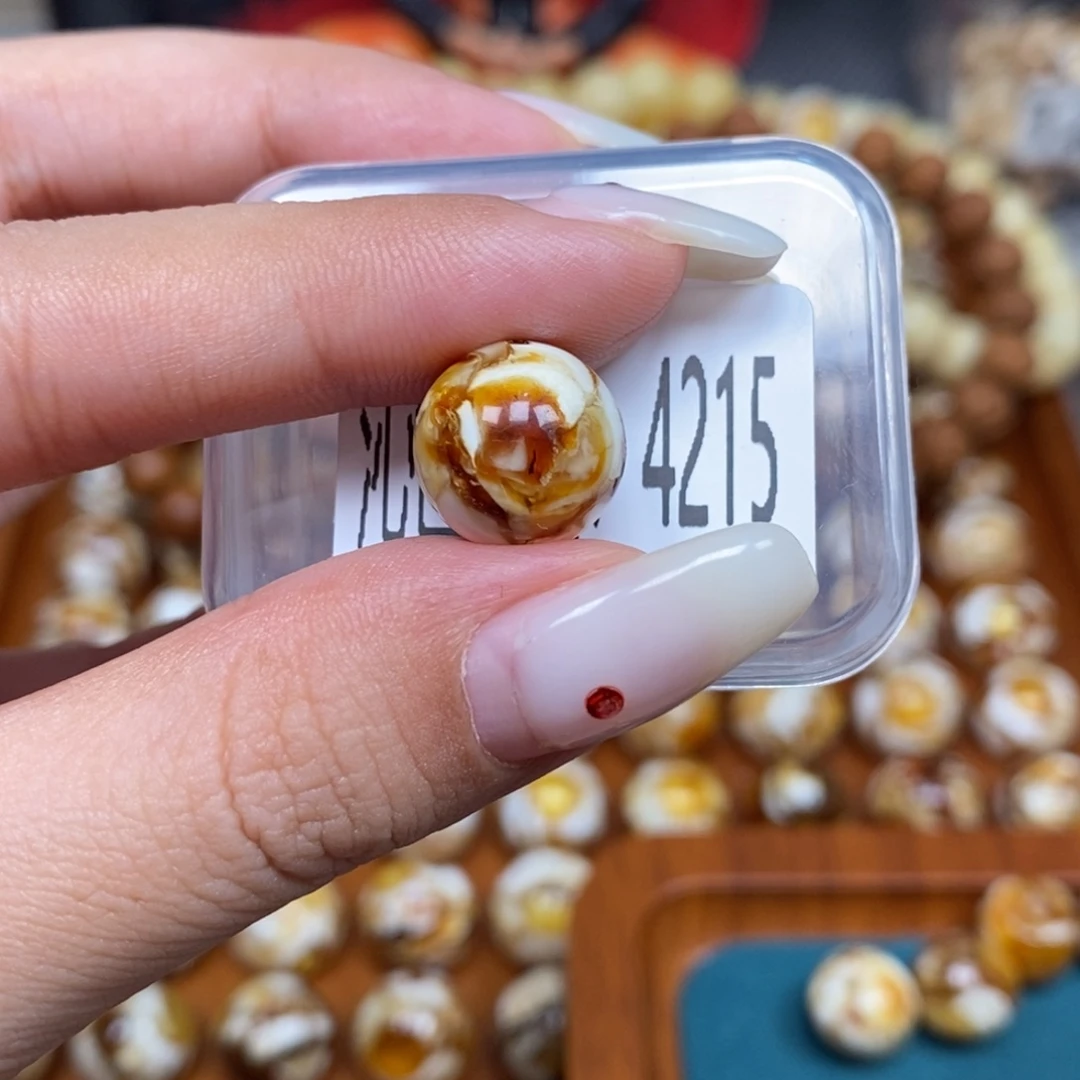 蜜蜡未镶嵌珠宝奇石4215