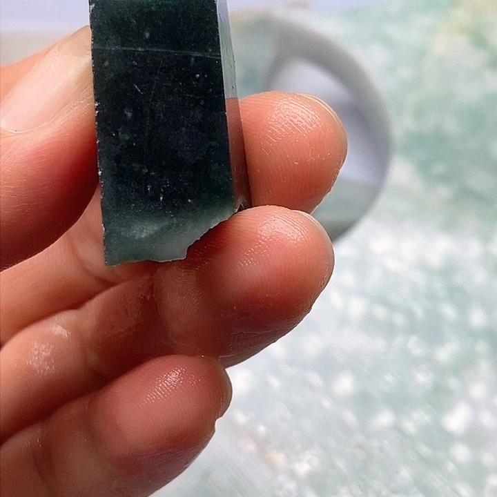 翡翠未镶嵌颈饰安*翡翠