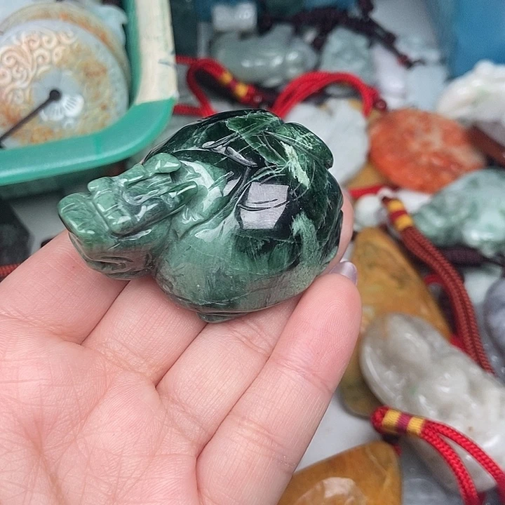 翡翠未镶嵌颈饰翡翠