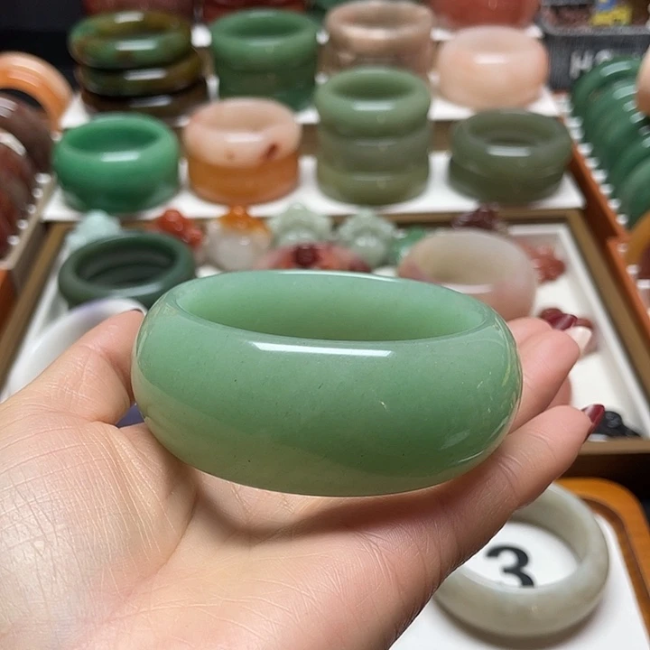 石英质玉（非洲翠）合金手镯