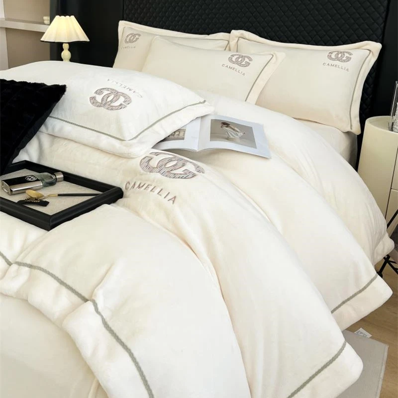 【晴美】轻奢风高克重牛奶绒刺绣四件套-可可小姐系列-象牙白